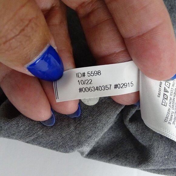 Express Conscious Edit Fitted V-Neck T-Shirt Gray Women Size S Short Sleeve NEW - Picture 7 of 7